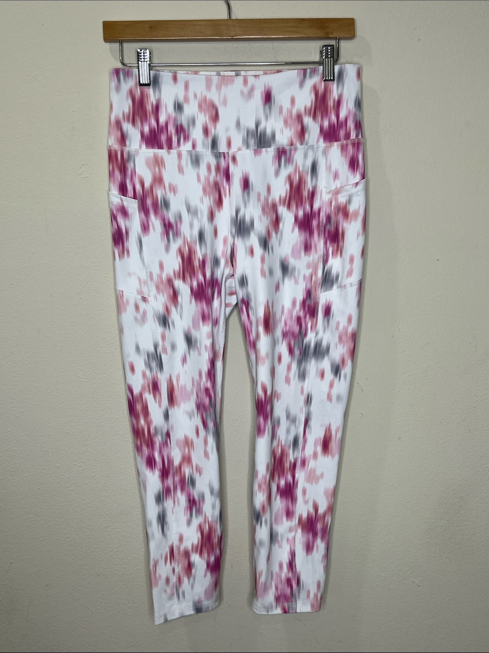 GAIAM Women's Leggings in White with Pink & Gray Watercolor Print